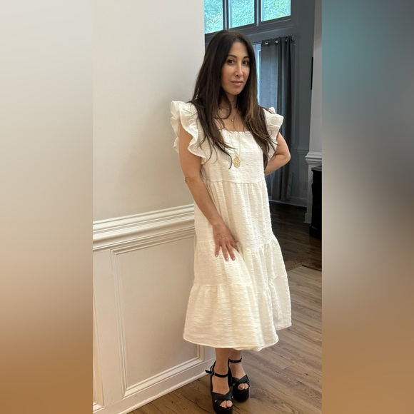 Textured Dress Tiered Ruffle Sleeve Midi Beautiful - Picture 7 of 10